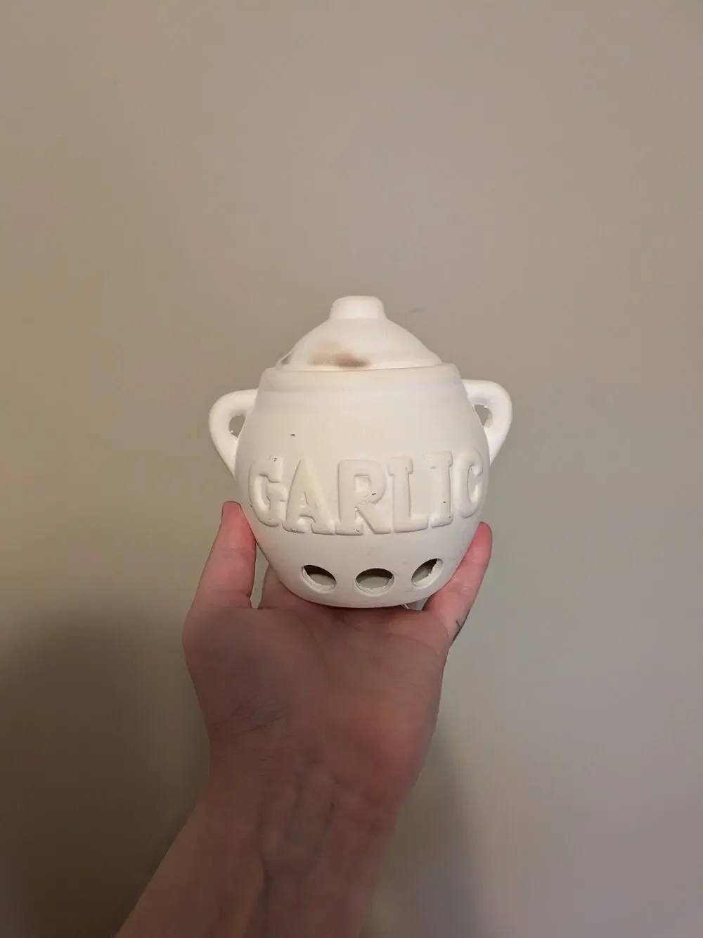Kilo BA113 Classic Ceramic Garlic Storage Pot. 11cm, Beige, One Size